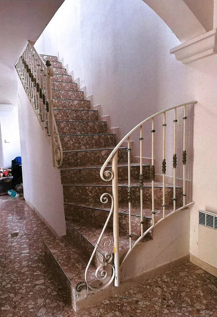 Villa à vendre à Milhaud – 144 m², 3 chambres, garage, prix de départ 60 000 € 