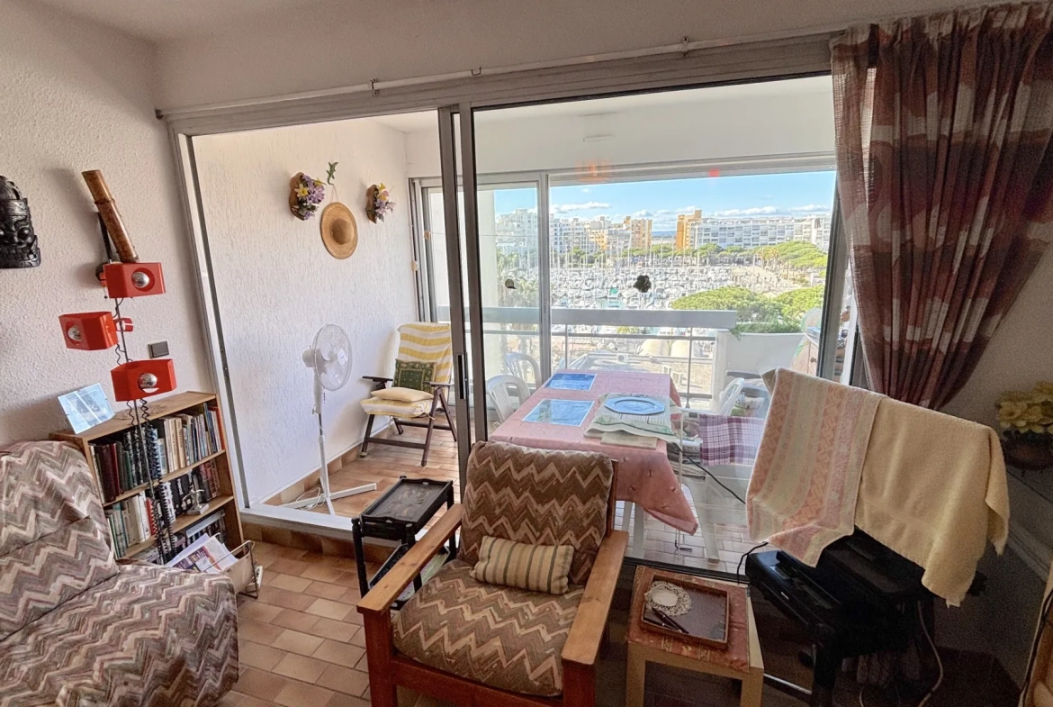 Appartement F2 cabine avec loggia et vue port à Carnon-Plage 