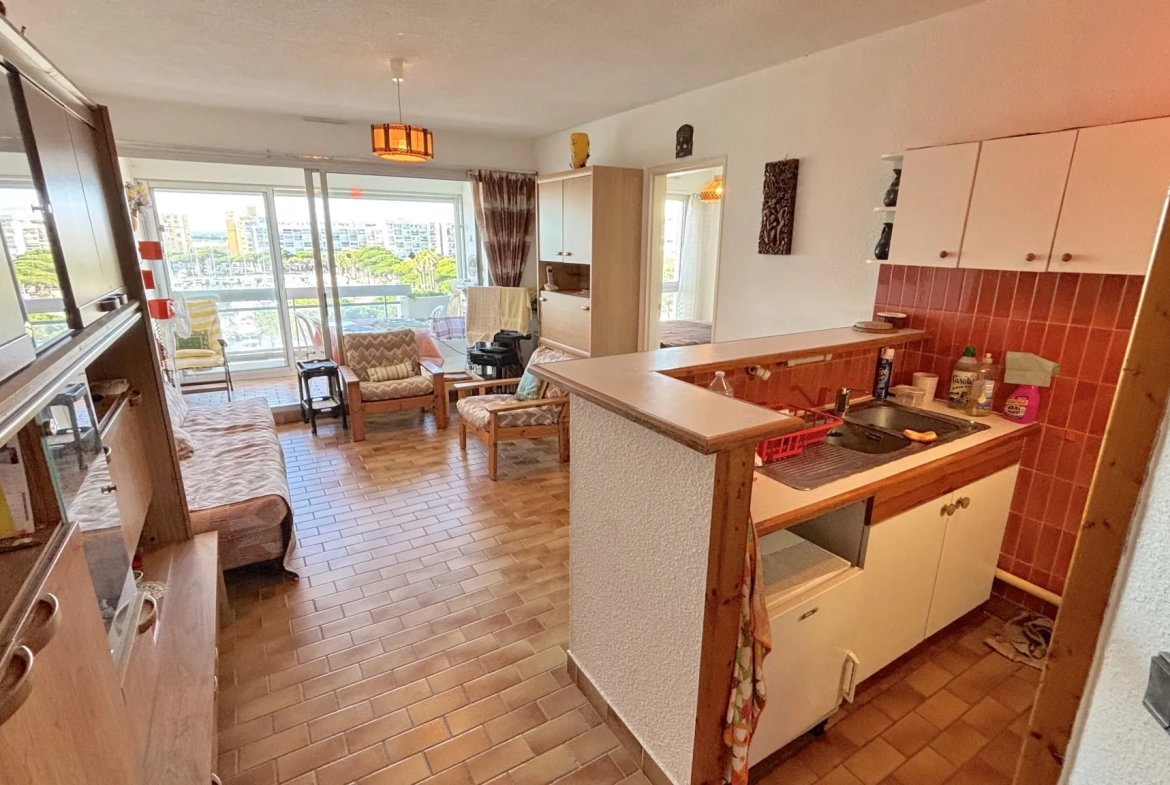 Appartement F2 cabine avec loggia et vue port à Carnon-Plage 