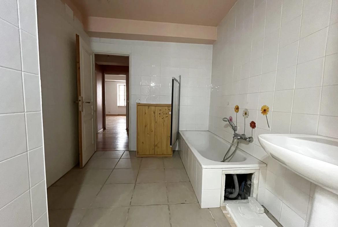 Grande maison de ville avec 4 chambres à Lézignan-Corbières 