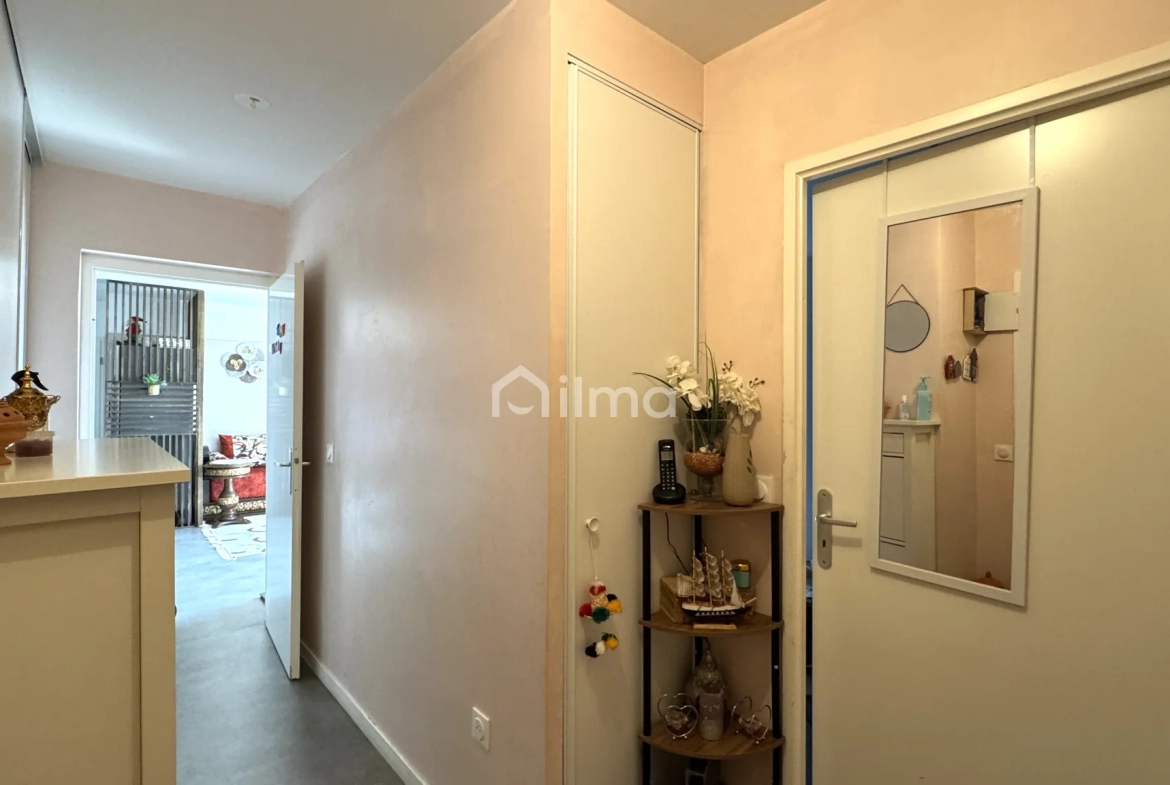 Appartement 4 pièces avec terrasse, parking à Meaux proximité commerces 