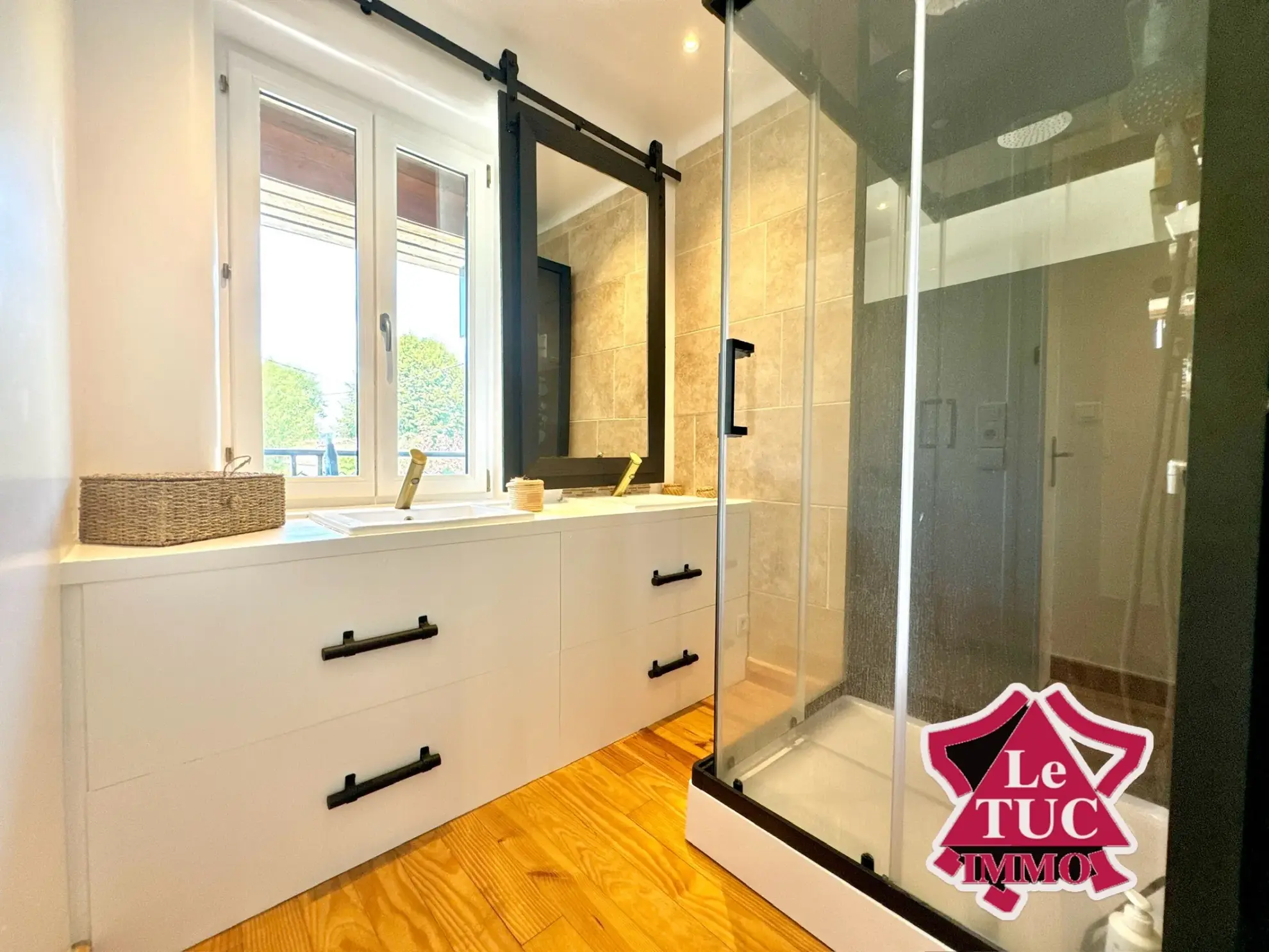 Grande maison rénovée avec 3 chambres, jardin et terrasse à Eysses, Villeneuve-sur-Lot 