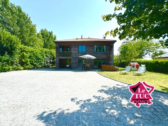 Grande maison rénovée avec 3 chambres, jardin et terrasse à Eysses, Villeneuve-sur-Lot