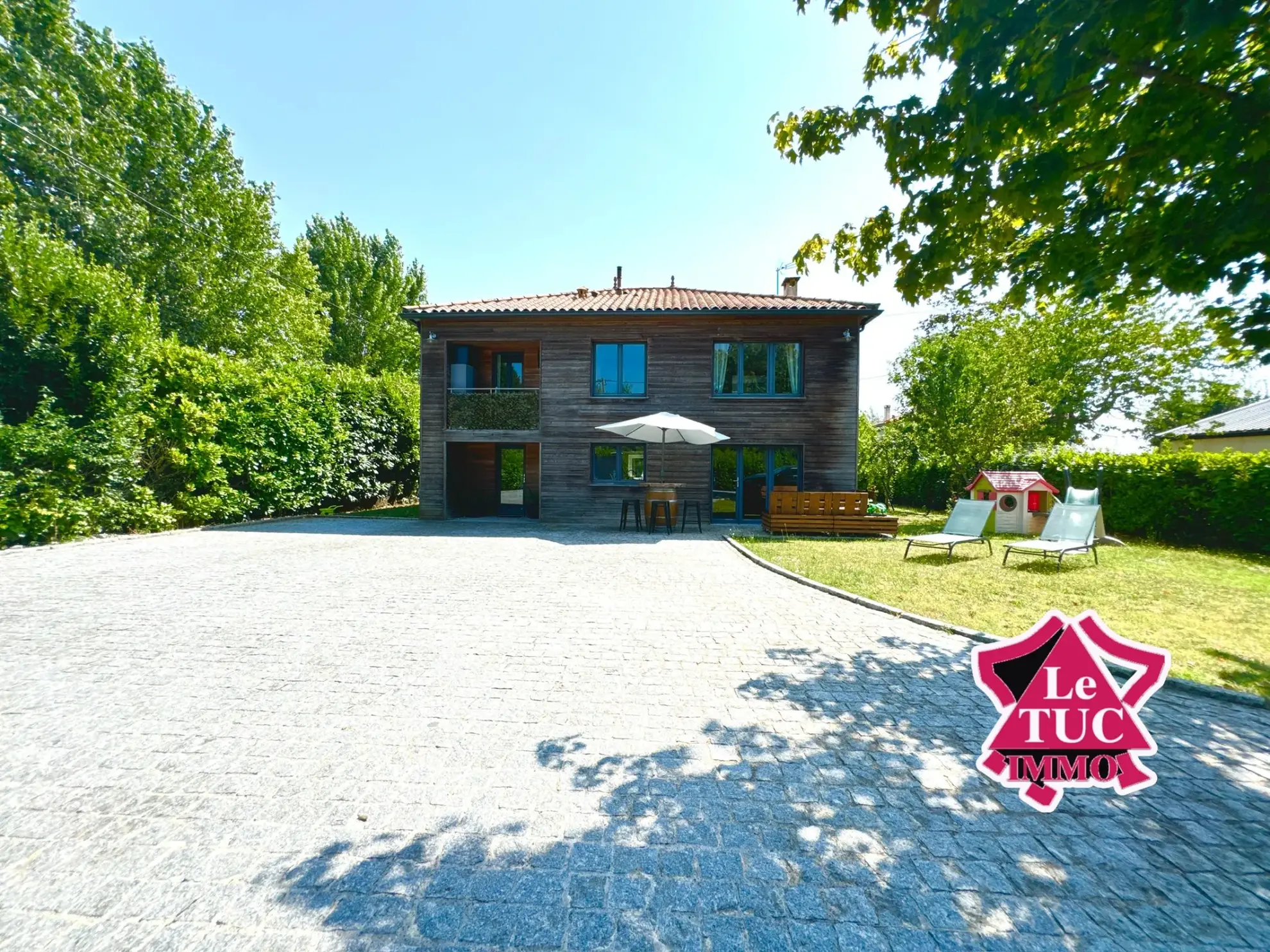 Grande maison rénovée avec 3 chambres, jardin et terrasse à Eysses, Villeneuve-sur-Lot 