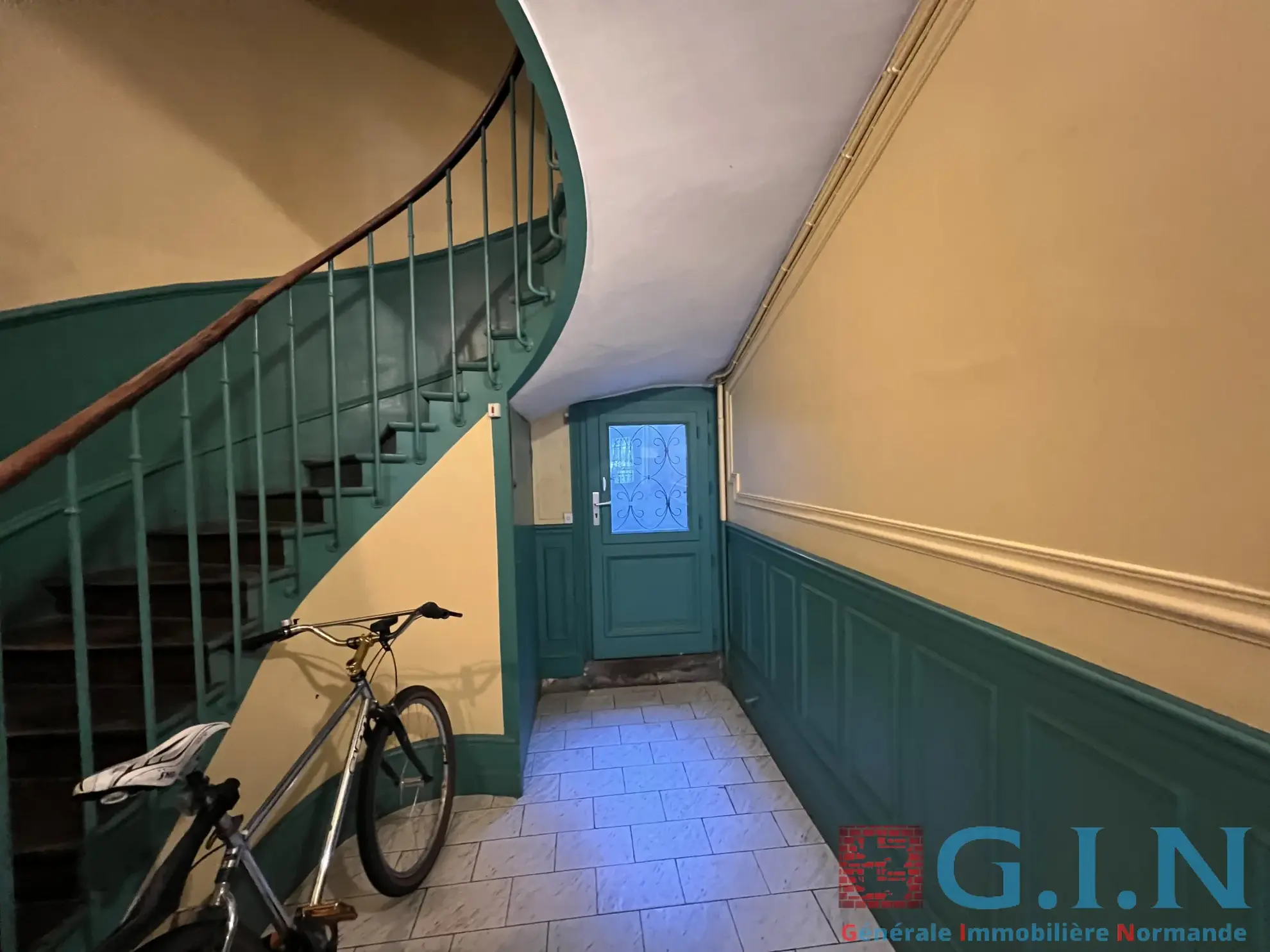 Appartement de type 2 à Rouen, secteur Place Saint-Marc – Charmant logement ancien avec cave 