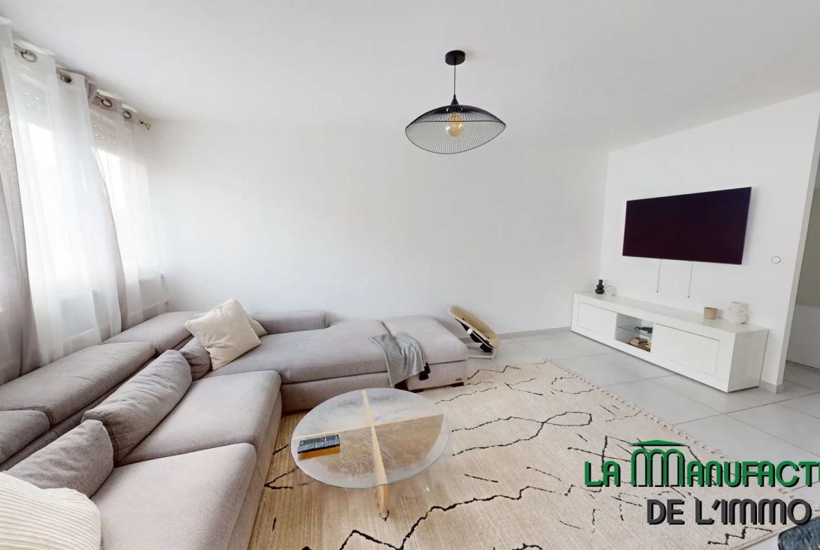 Appartement F4 rénové avec cave à Saint-Étienne La Métare - Idéal jeune couple 