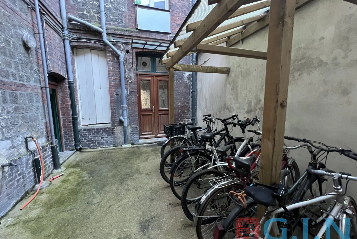Appartement de type 2 à Rouen, secteur Place Saint-Marc – Charmant logement ancien avec cave 