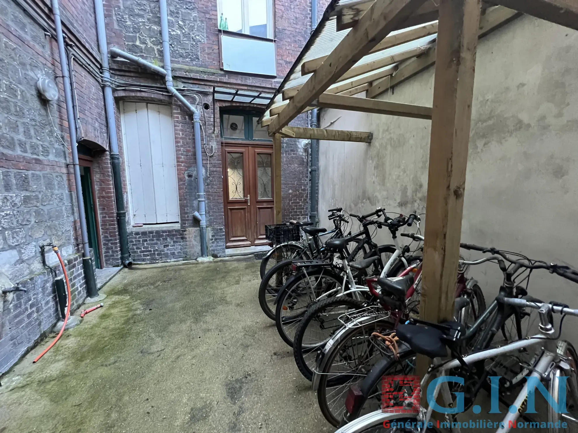 Appartement de type 2 à Rouen, secteur Place Saint-Marc – Charmant logement ancien avec cave 
