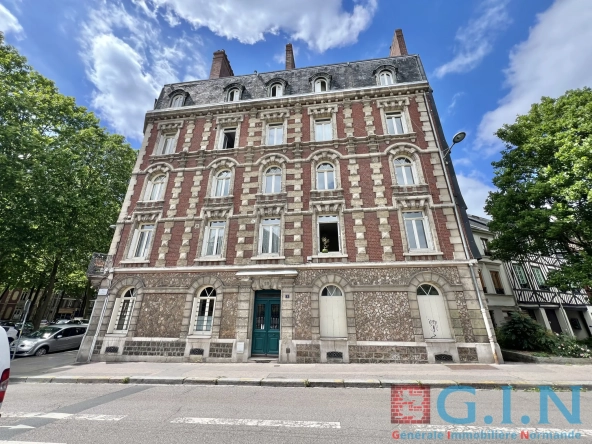 Appartement de type 2 à Rouen, secteur Place Saint-Marc – Charmant logement ancien avec cave