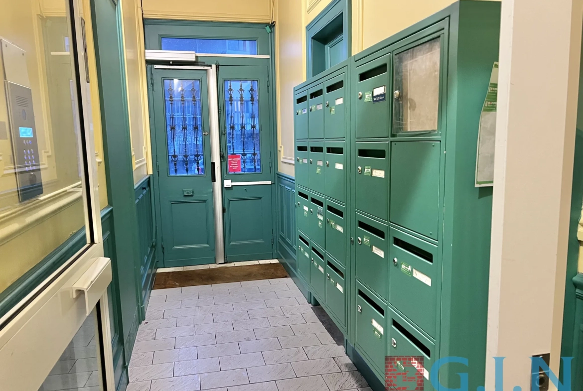 Appartement de type 2 à Rouen, secteur Place Saint-Marc – Charmant logement ancien avec cave 