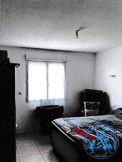Grande maison à vendre à Égriselles-Le-Bocage – Spécial enchères à partir de 130 000 € 