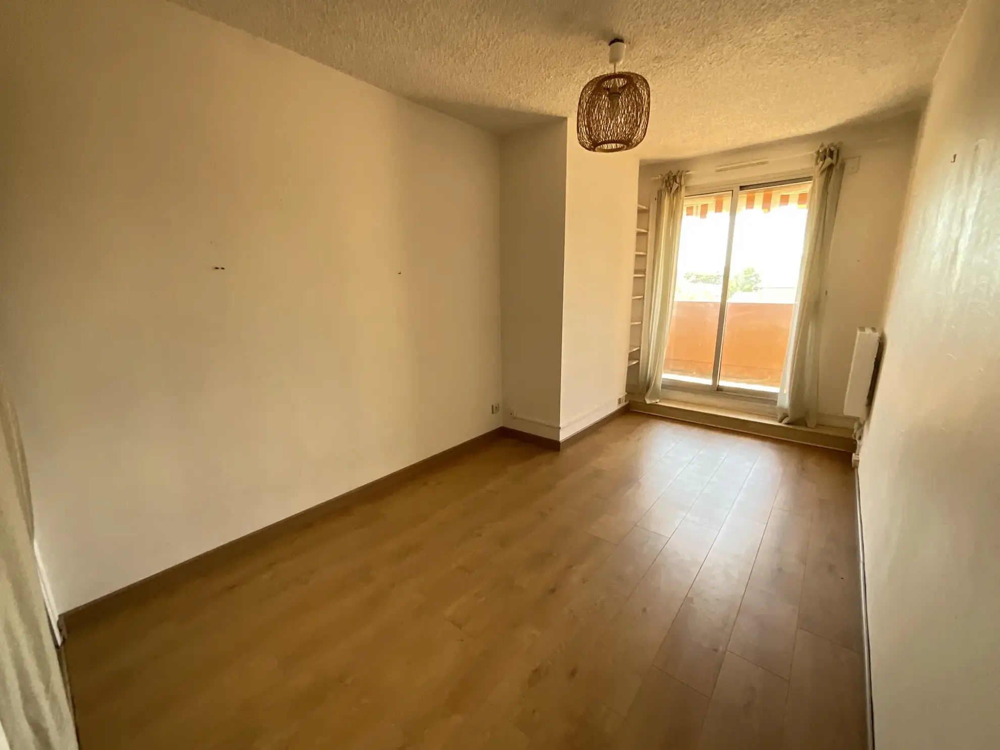 Appartement duplex 3 pièces avec terrasse à Saint Laurent du Var 