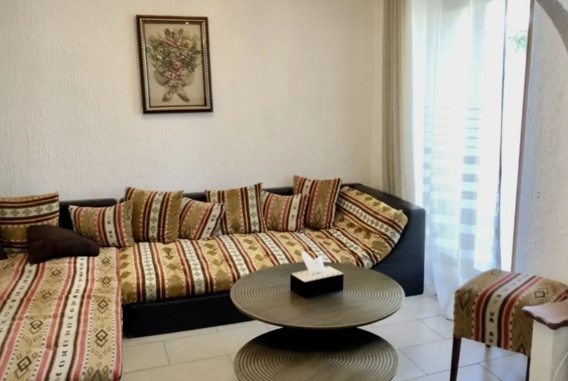 Maison familiale à Florange avec jardin et terrasse, idéalement située 