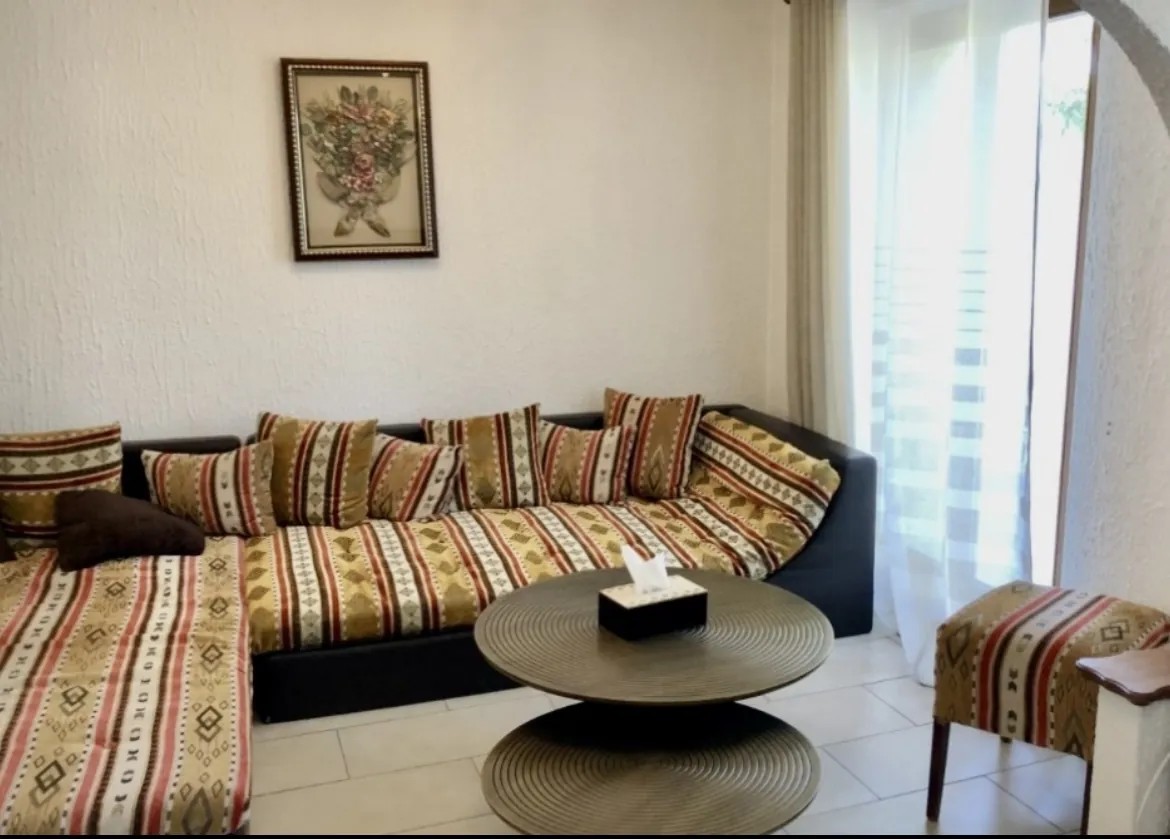 Maison familiale à Florange avec jardin et terrasse, idéalement située 