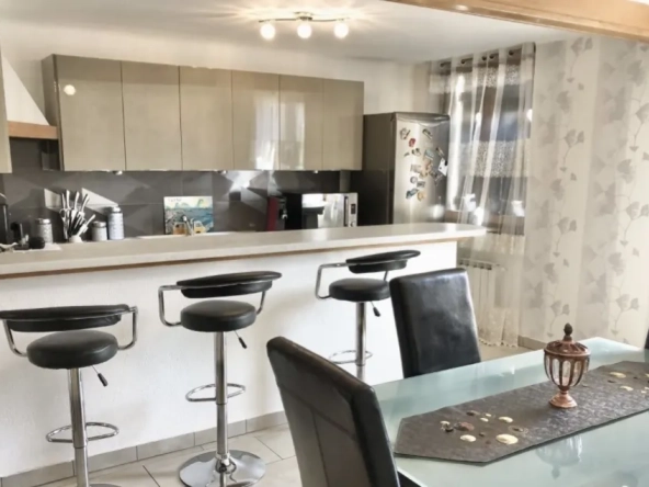 Maison familiale à Florange avec jardin et terrasse, idéalement située
