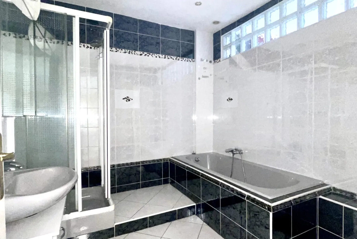 Appartement de 116 m² en plein centre-ville de Mulhouse, parfait pour famille ou colocation 