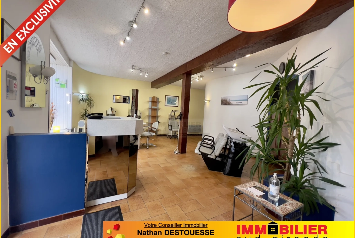 Immeuble à vendre au centre de Landiras avec potentiel d'aménagement 