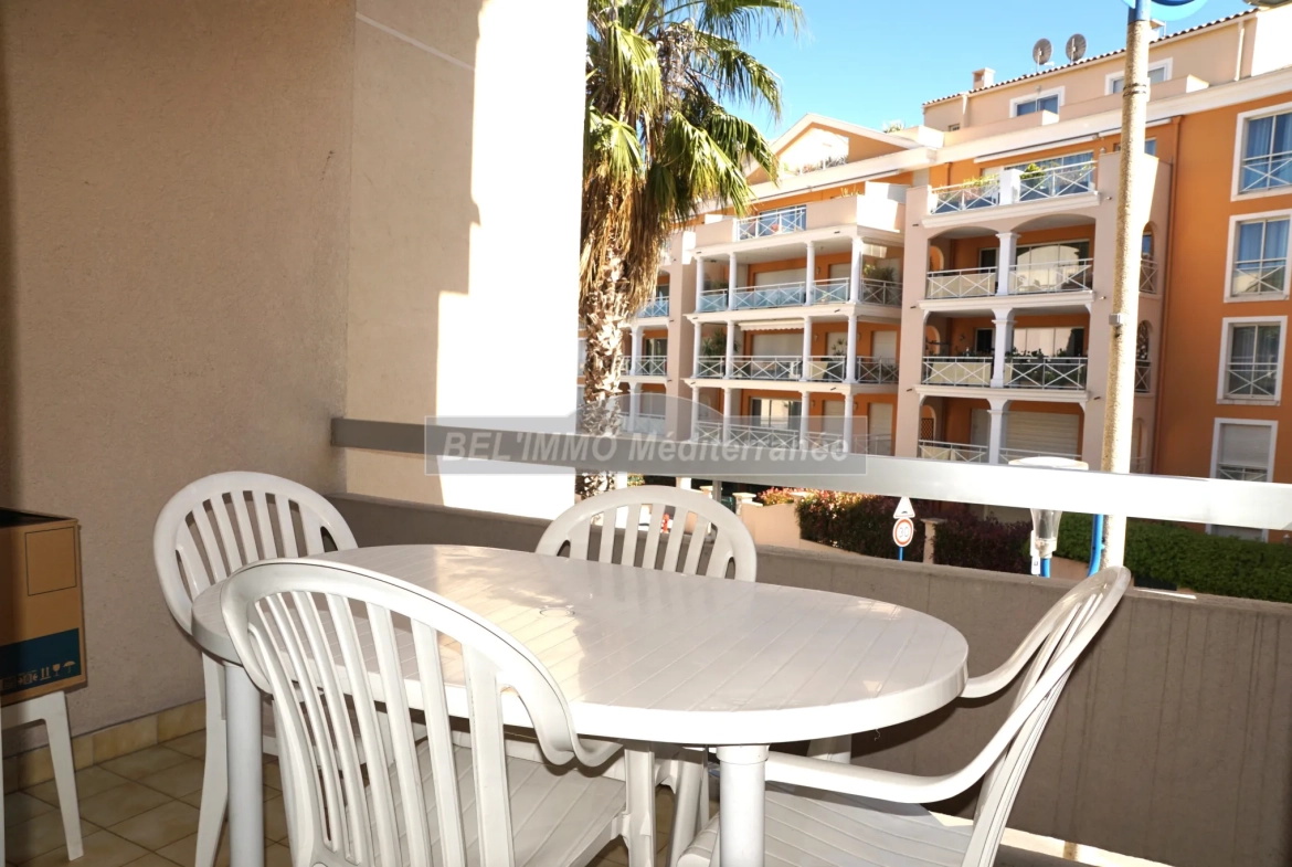 Appartement 3 pièces de 45 m² avec terrasse et garage à Cavalaire-sur-Mer 