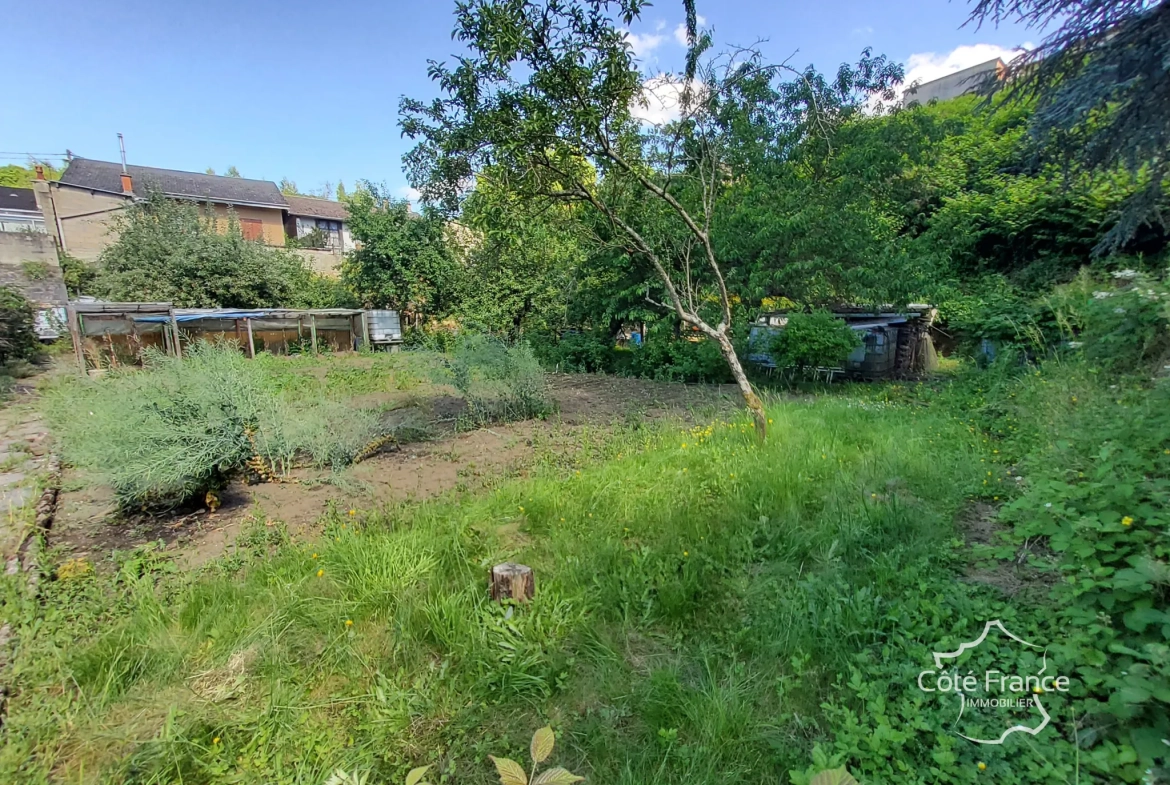 Maison moderne de 138 m² avec jardin clos, garage, proche commodités à Fumay 
