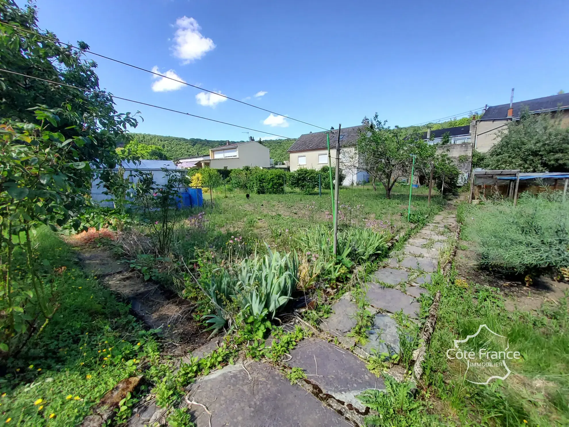 Maison moderne de 138 m² avec jardin clos, garage, proche commodités à Fumay 