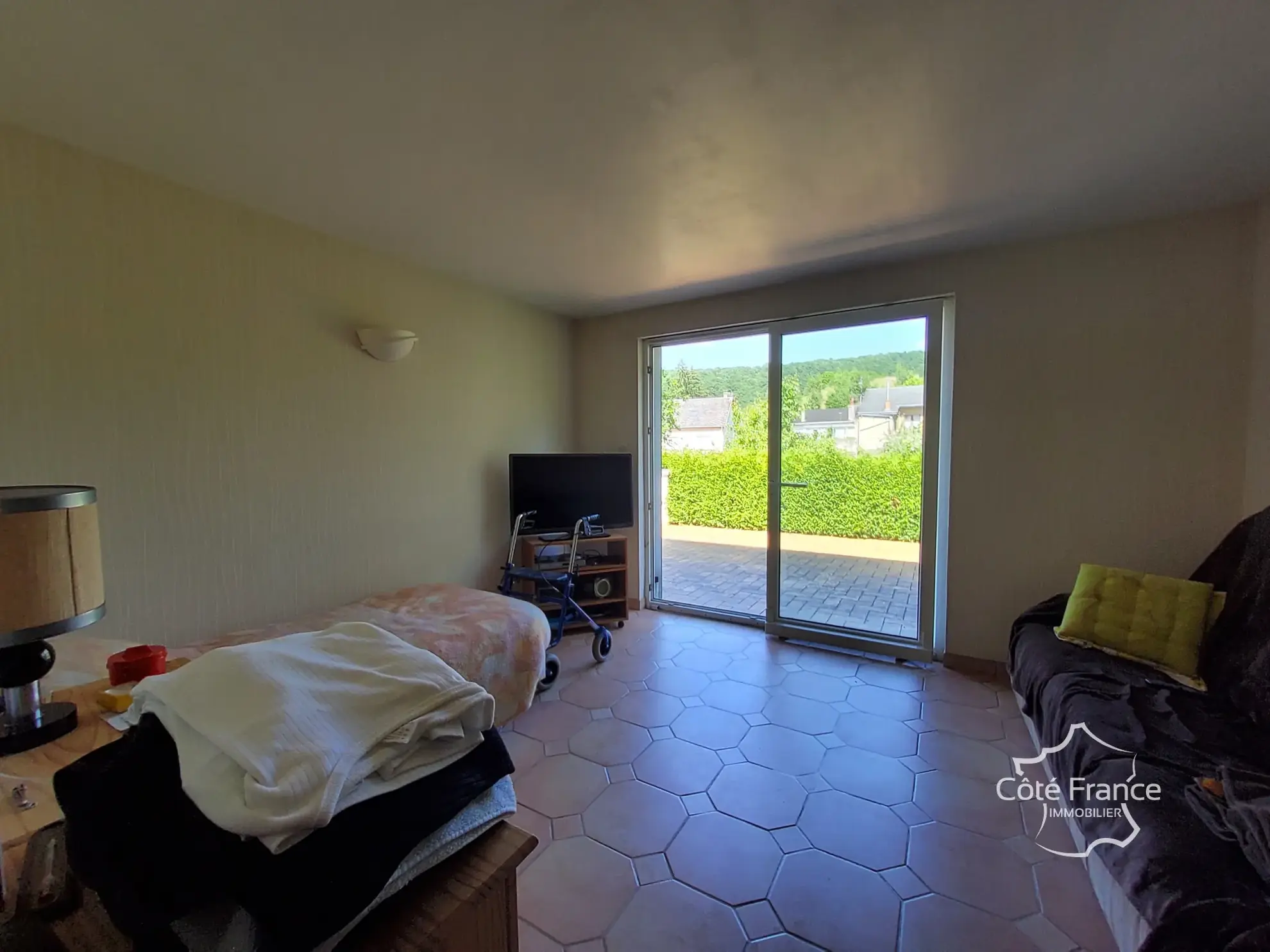 Maison moderne de 138 m² avec jardin clos, garage, proche commodités à Fumay 
