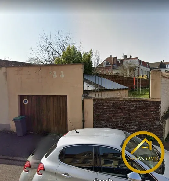 Terrain constructible de 191 m² avec garage à Arras, centre-ville Baudimont 