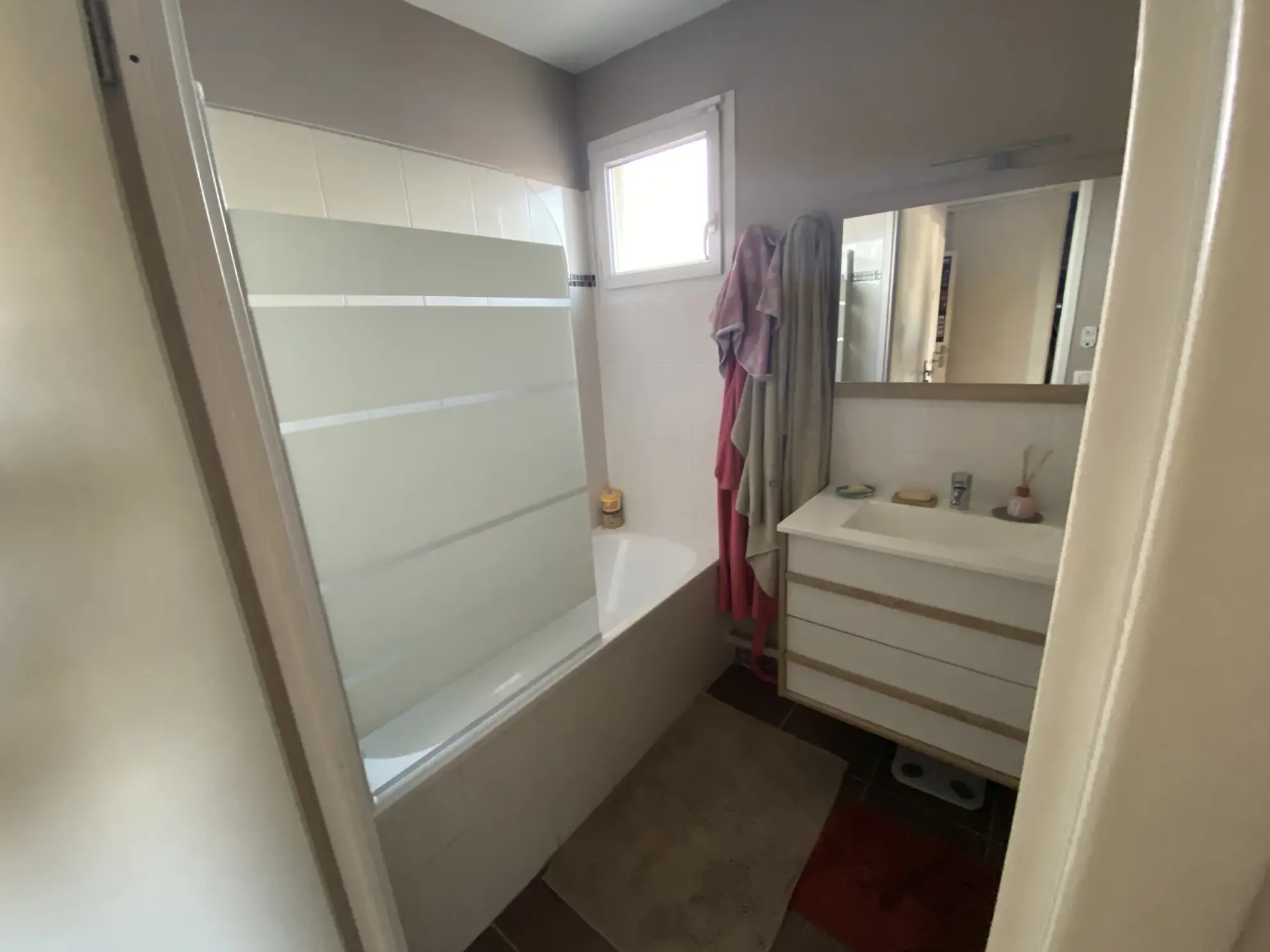 Appartement T3 lumineux avec terrasse et parking à Marseille 13013 