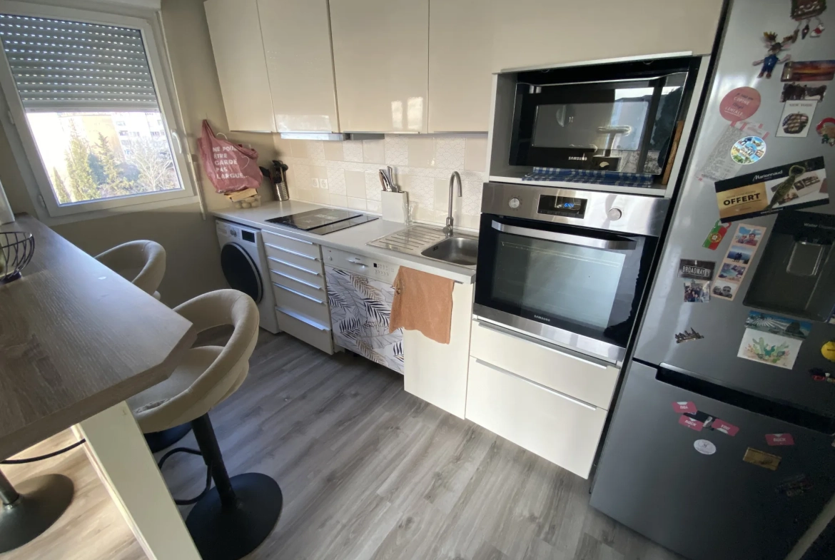 Appartement T3 lumineux avec terrasse et parking à Marseille 13013 