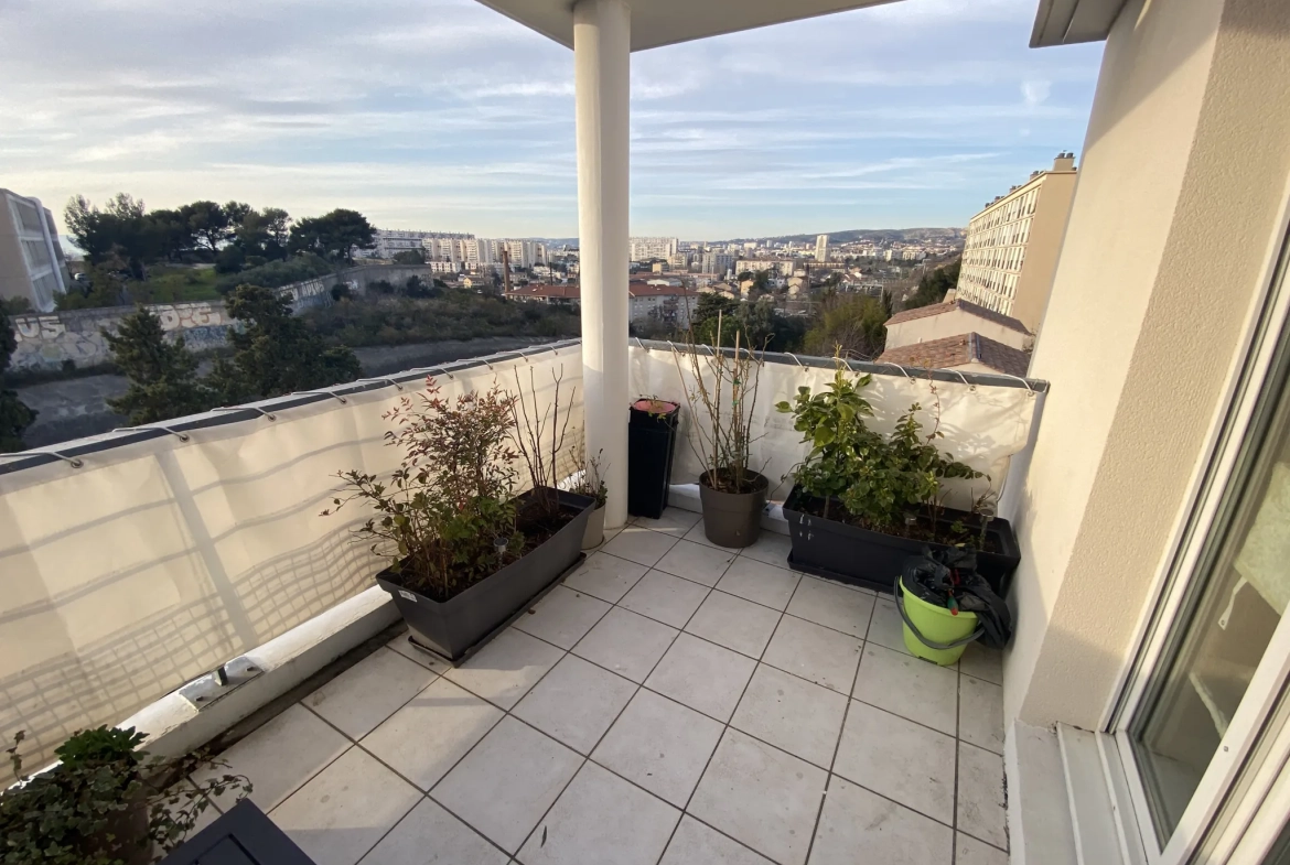 Appartement T3 lumineux avec terrasse et parking à Marseille 13013 