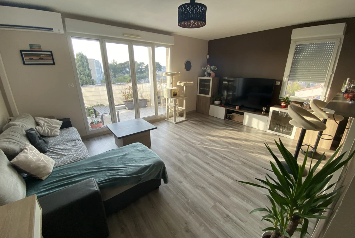 Appartement T3 lumineux avec terrasse et parking à Marseille 13013 