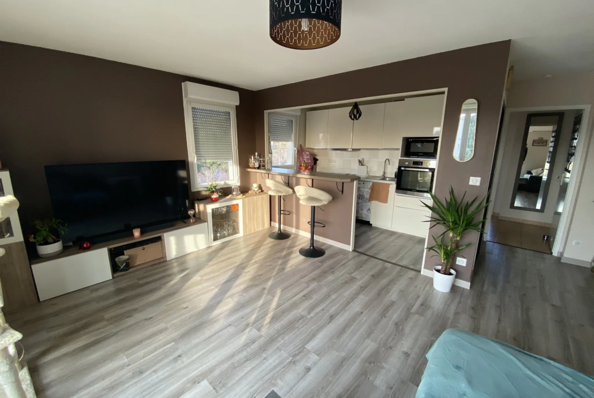Appartement T3 lumineux avec terrasse et parking à Marseille 13013 