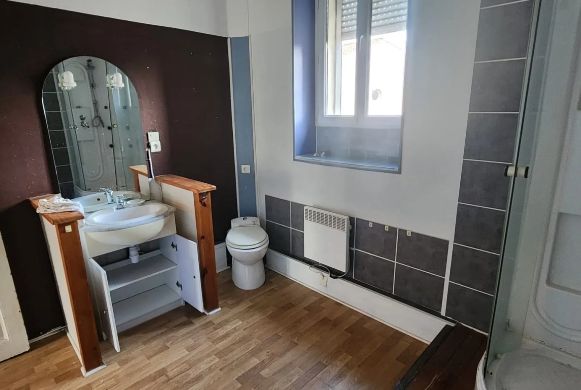 Spacieuse maison de village avec 6 chambres proche du canal du Midi 