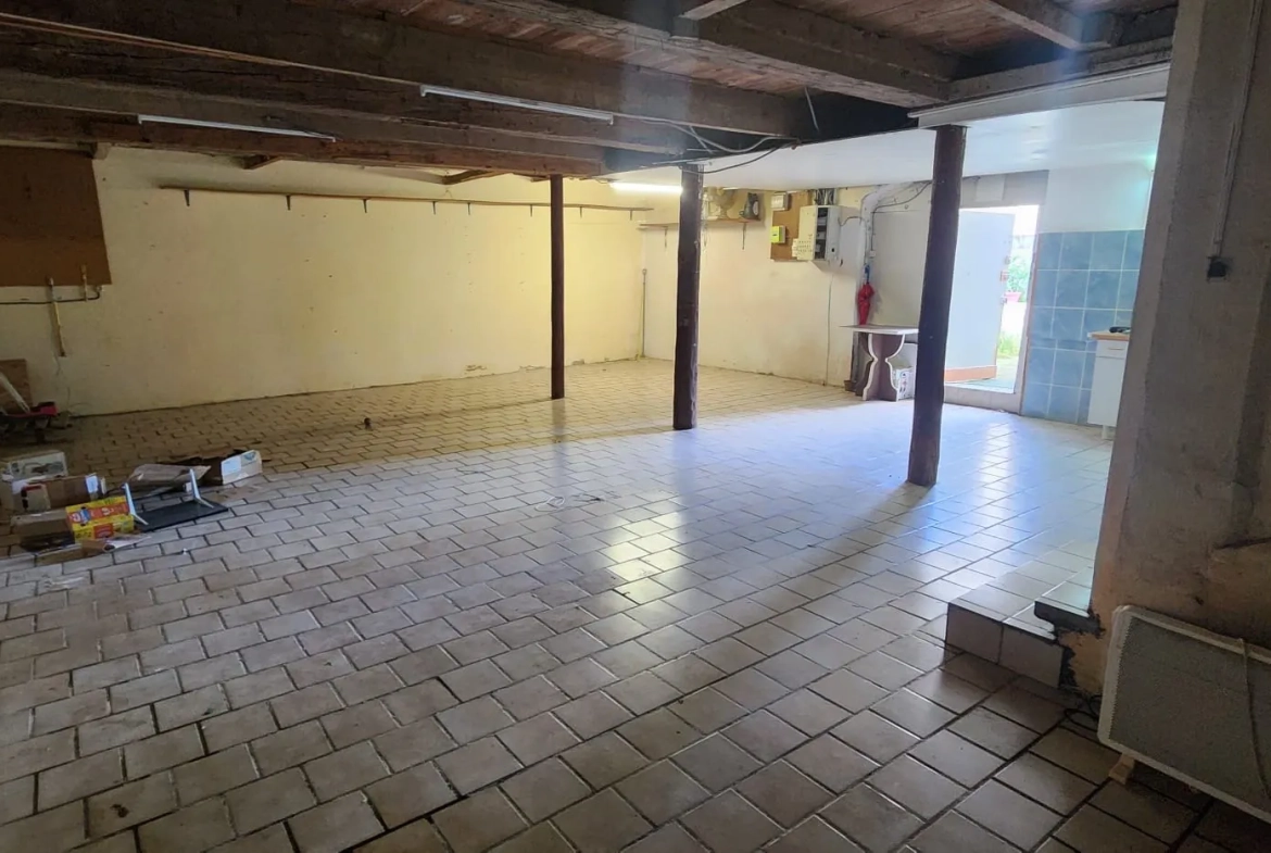 Spacieuse maison de village avec 6 chambres proche du canal du Midi 