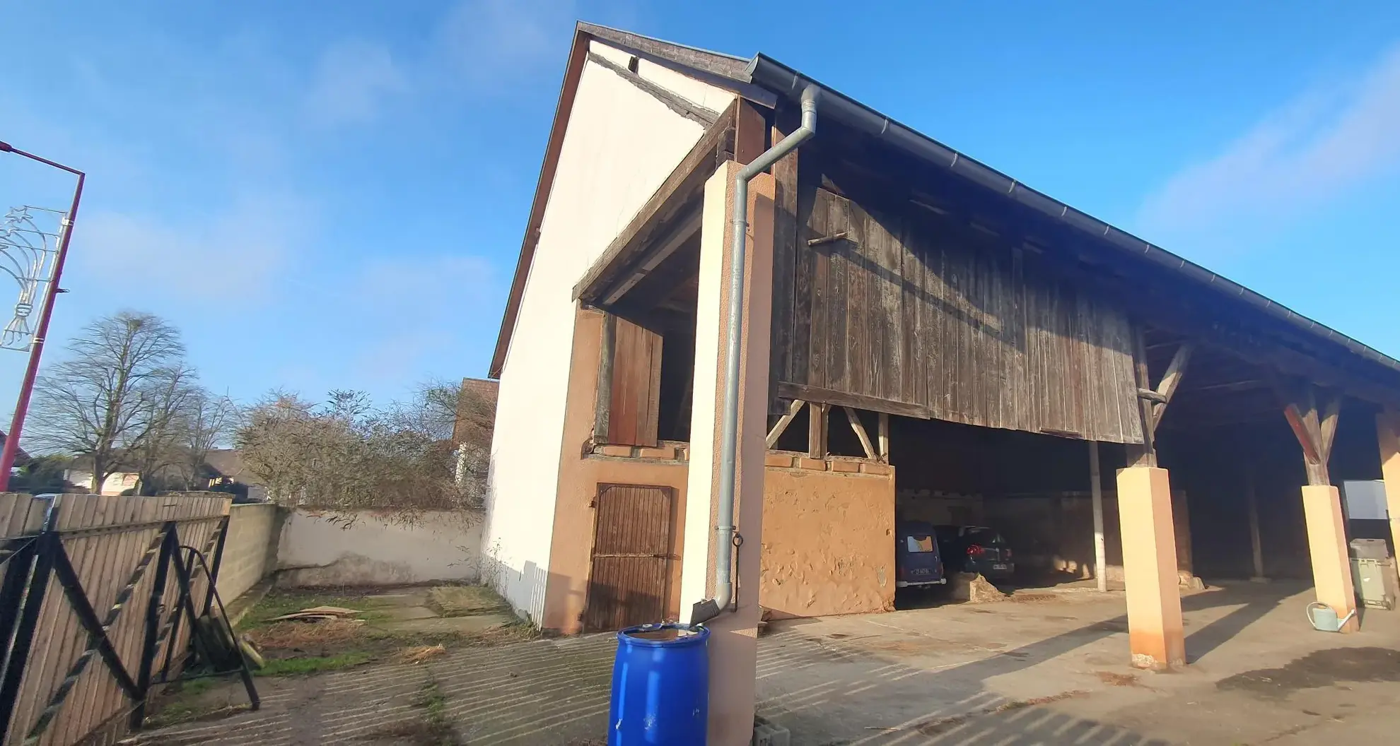 Dépendance à aménager de 145m² avec terrain à Elsenheim 