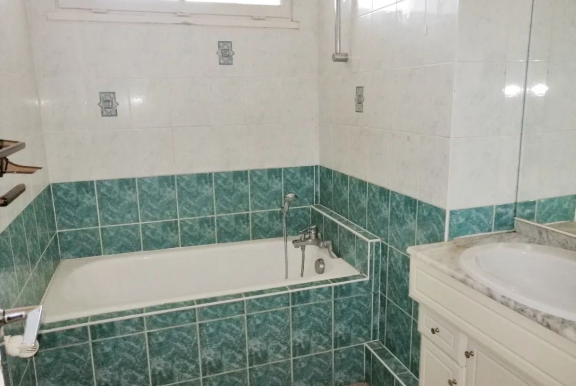Appartement T3 avec balcon et cave en plein centre-ville de Nevers 