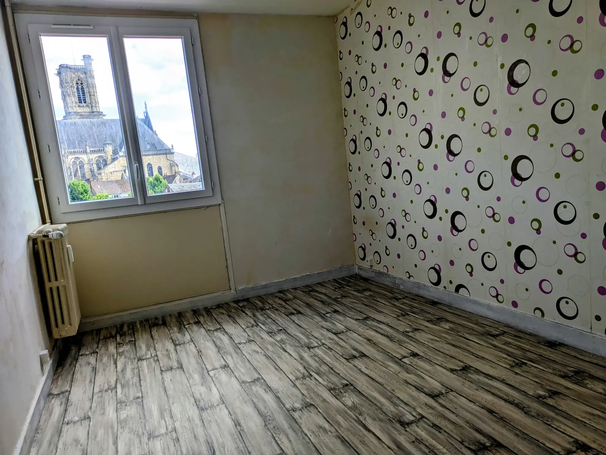 Appartement T3 avec balcon et cave en plein centre-ville de Nevers 