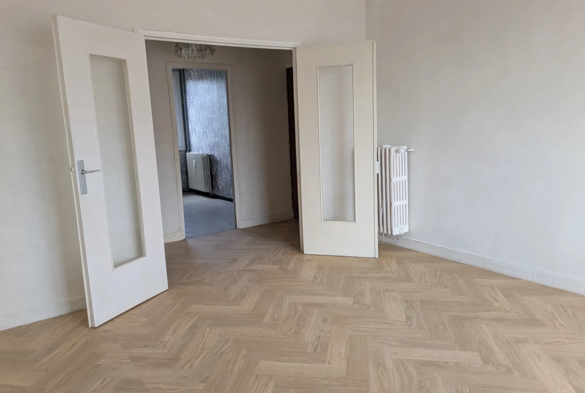 Appartement T3 avec balcon et cave en plein centre-ville de Nevers 