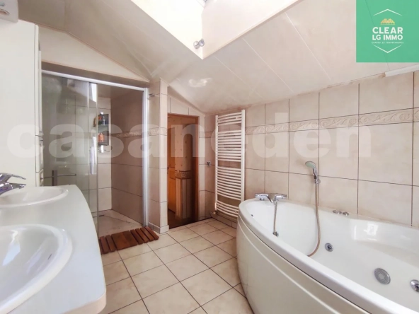 Maison rénovée de 170 m² à Saint Mihiel avec terrasse et confort moderne 