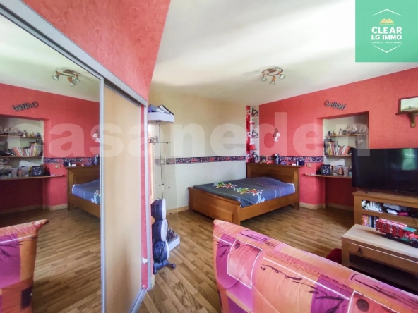 Maison rénovée de 170 m² à Saint Mihiel avec terrasse et confort moderne 