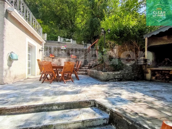 Maison rénovée de 170 m² à Saint Mihiel avec terrasse et confort moderne 