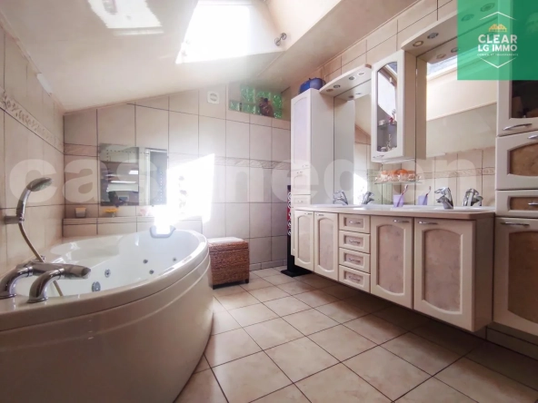 Maison rénovée de 170 m² à Saint Mihiel avec terrasse et confort moderne 