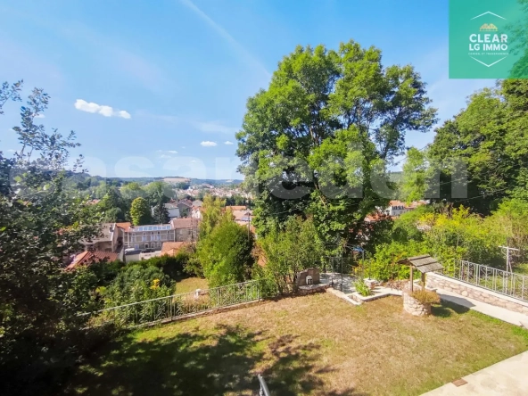 Maison rénovée de 170 m² à Saint Mihiel avec terrasse et confort moderne 