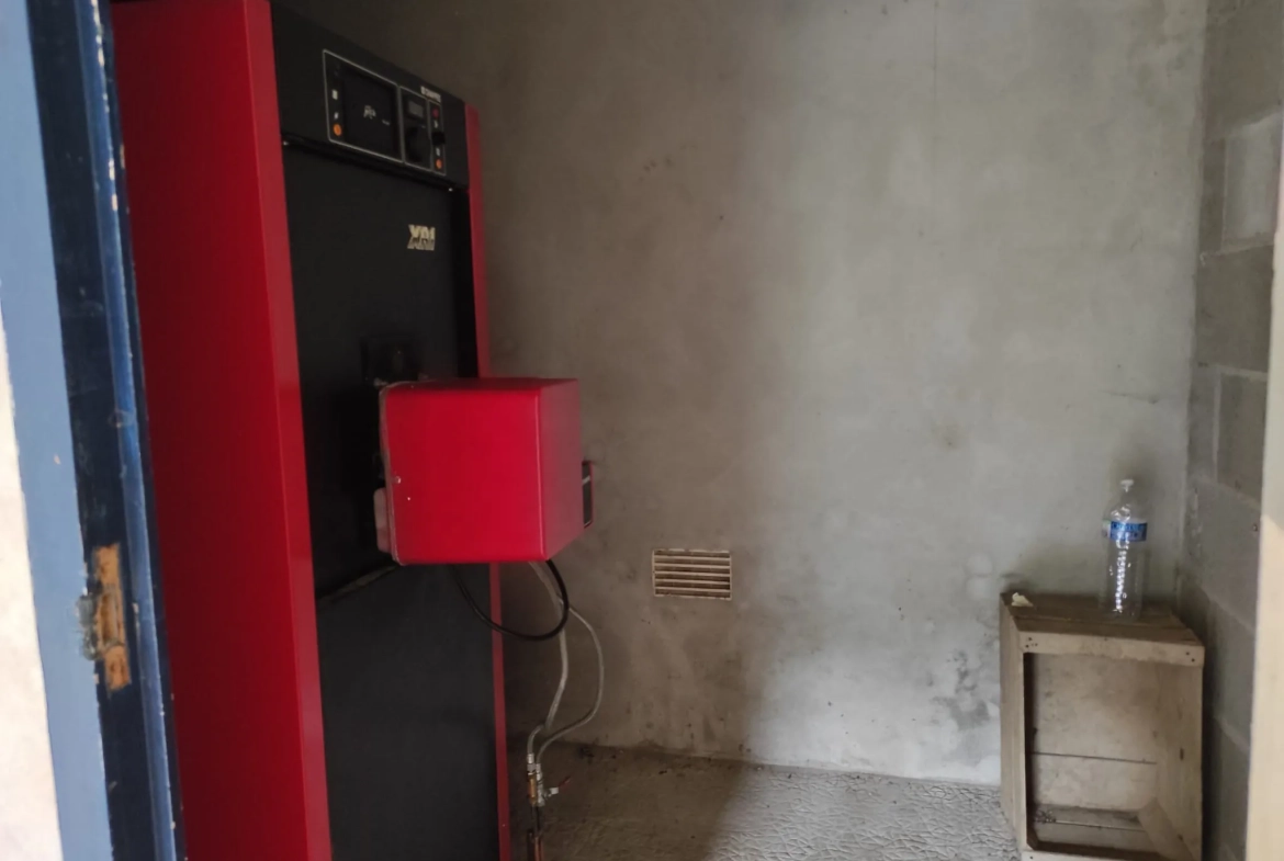 Maison de 95 m² avec grand terrain et grange à Saint-Denis-sur-Sarthon 