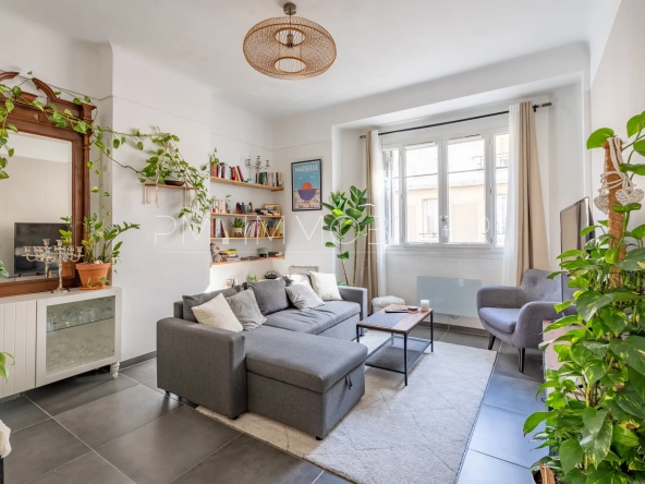 Appartement traversant de 76 m² avec extérieur à Marseille, à deux pas de la place Sébastopol