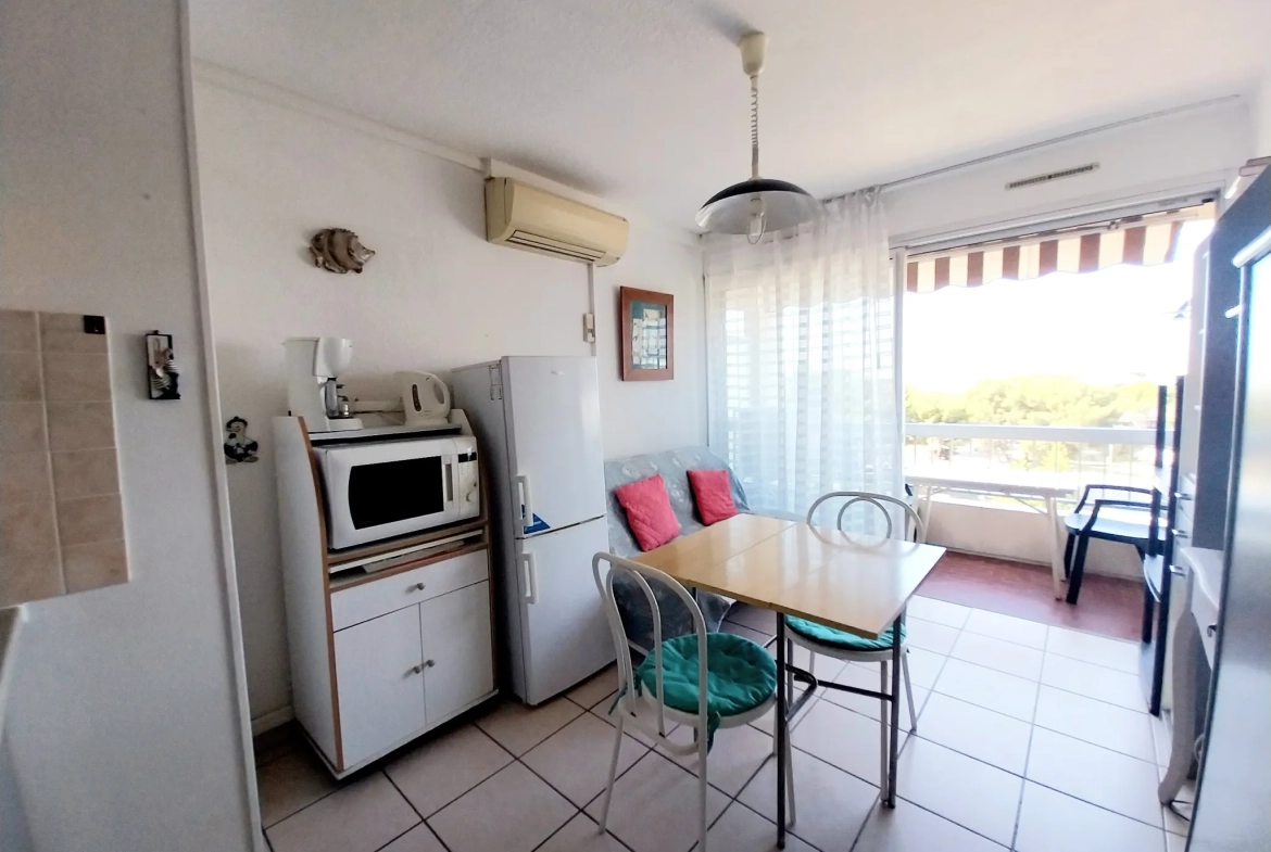 Appartement T1 avec balcon et vue sur le Parc de Balaruc-les-Bains 