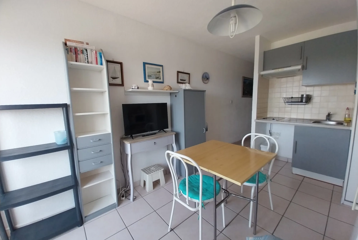 Appartement T1 avec balcon et vue sur le Parc de Balaruc-les-Bains 