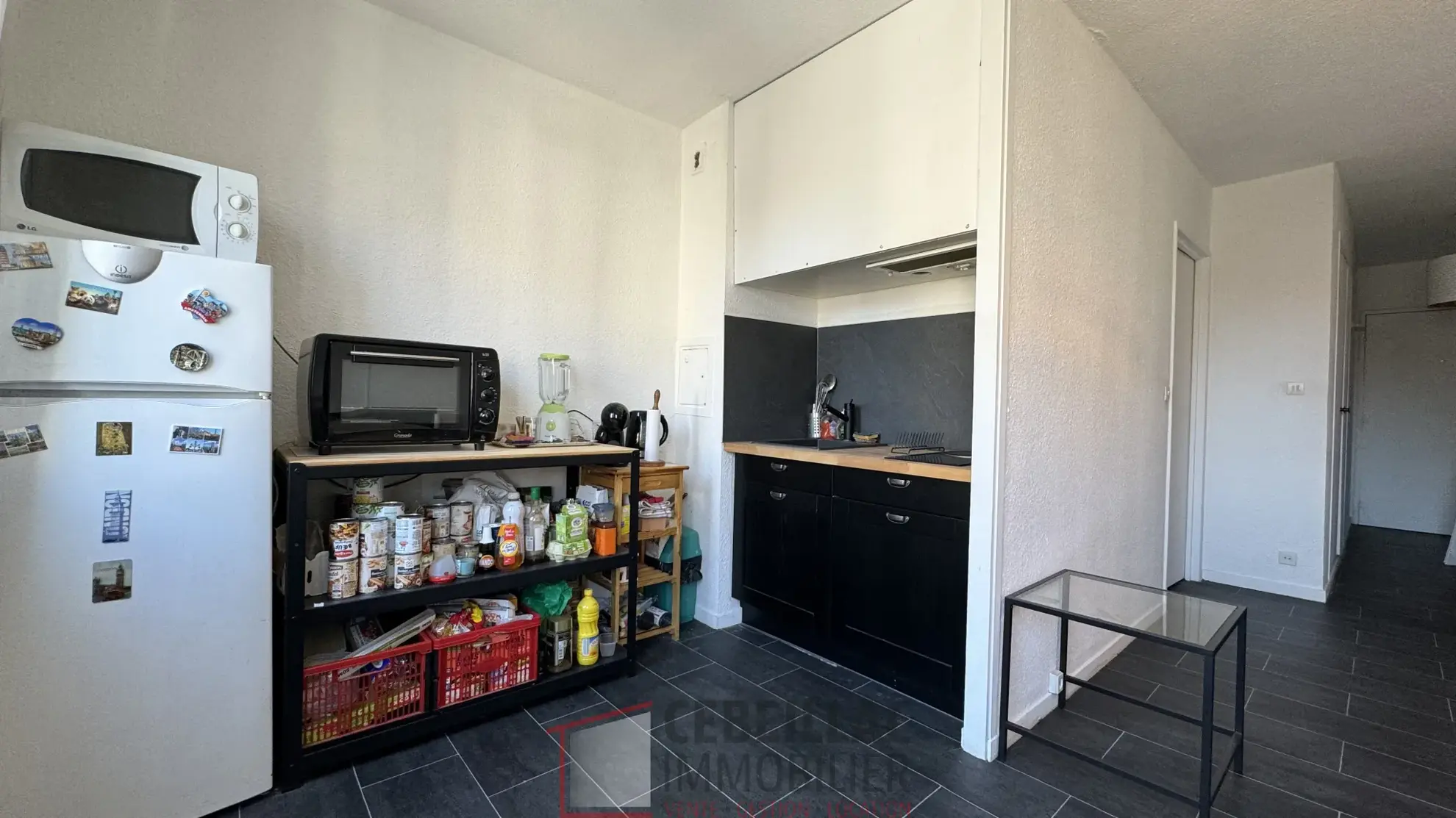 Studio à Clermont-Ferrand avec parking et proximité des commodités 