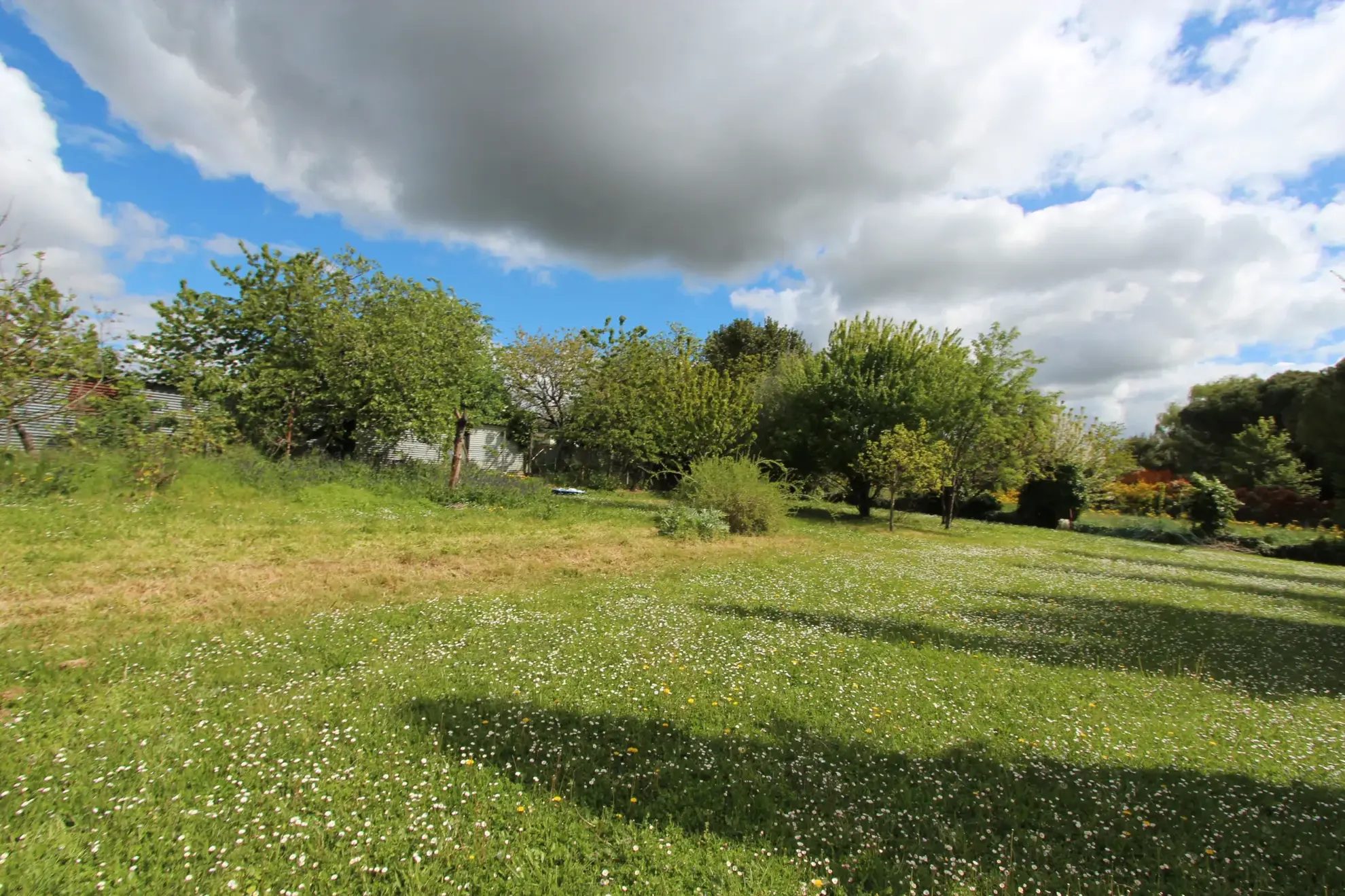Belle maison de 5 chambres avec jardin et garage à Niort dans un quartier calme 