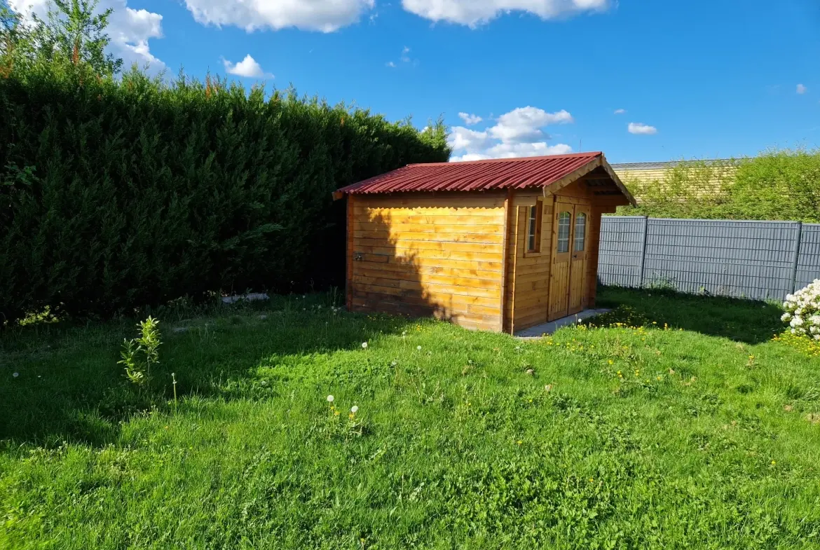 Maison avec piscine et jardin clos dans un village proche d'Autun 