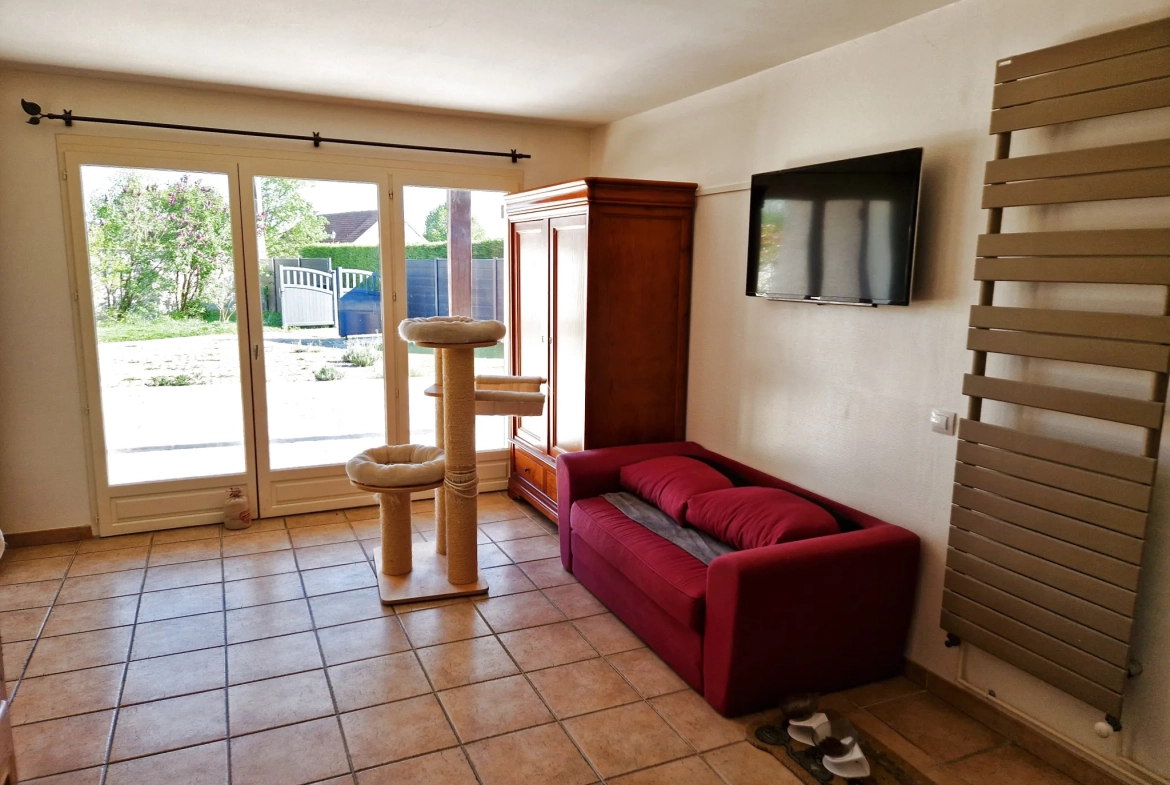 Maison avec piscine et jardin clos dans un village proche d'Autun 